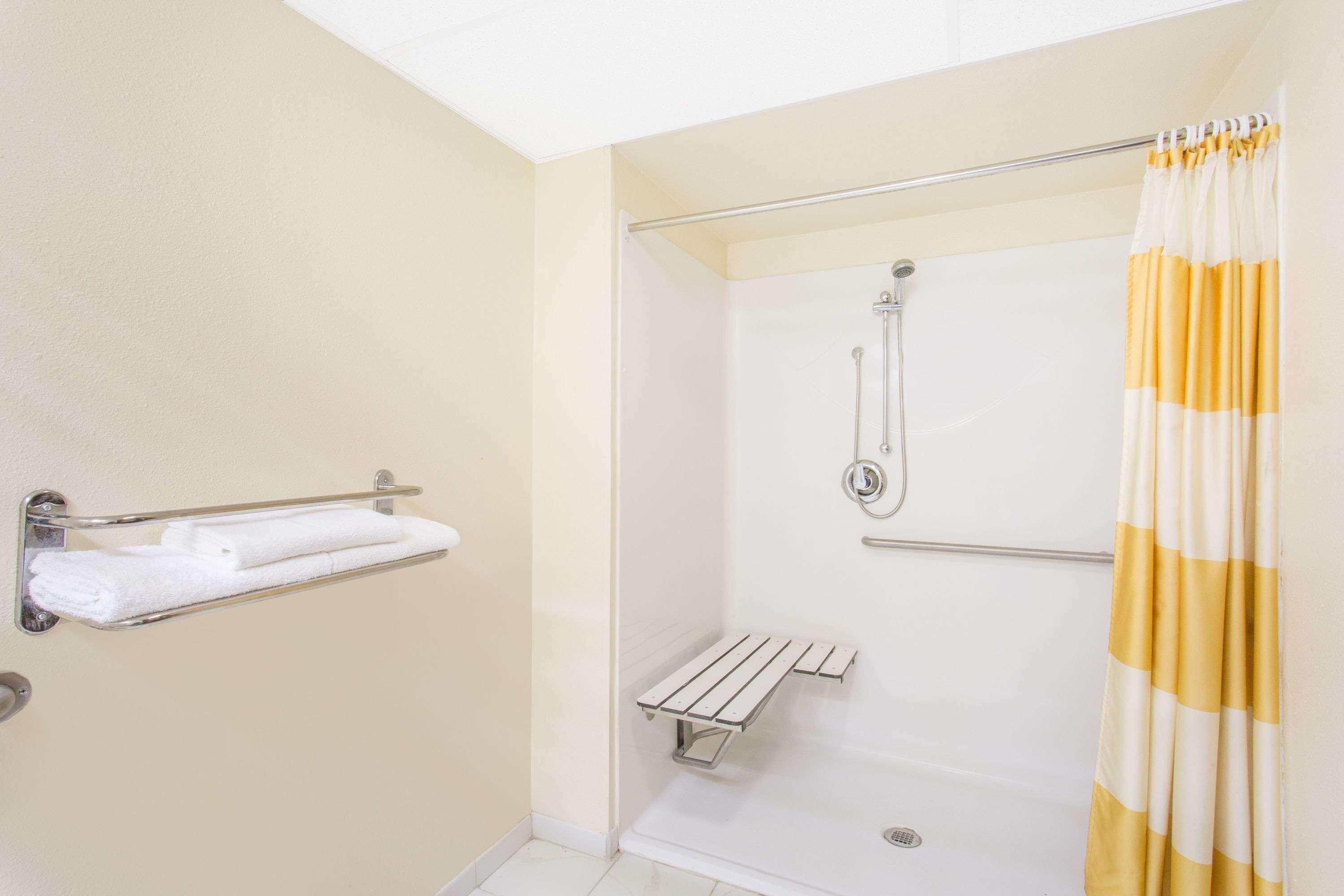 Days Inn & Suites By Wyndham Bentonville Luaran gambar