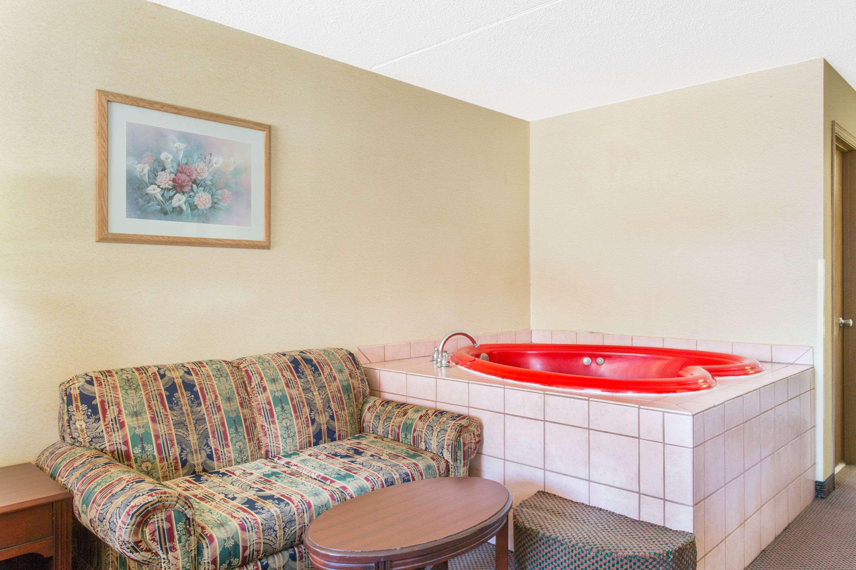 Days Inn & Suites By Wyndham Bentonville Luaran gambar