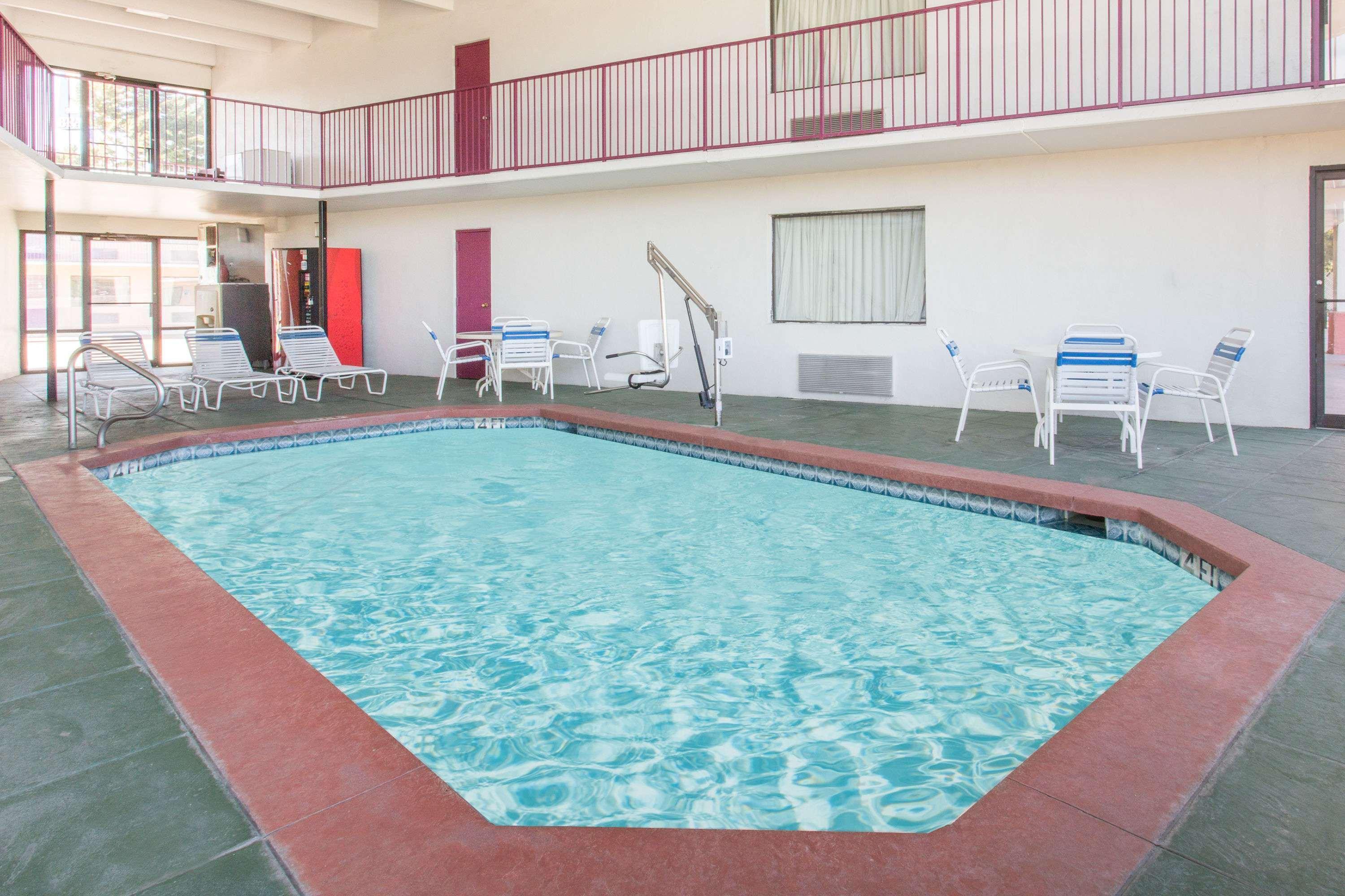 Days Inn & Suites By Wyndham Bentonville Luaran gambar